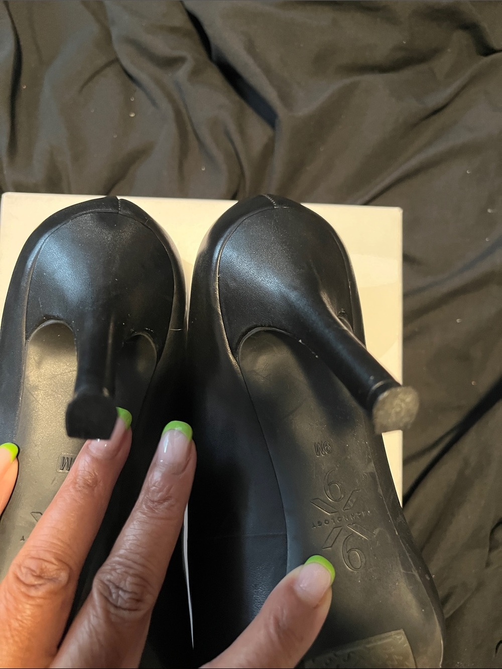 Nine West Women's Black Pointed Toe Pumps - Picture 4 of 7